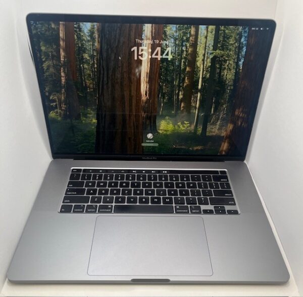 Apple Macbook 16.1"/i9/32/500 Grade A-